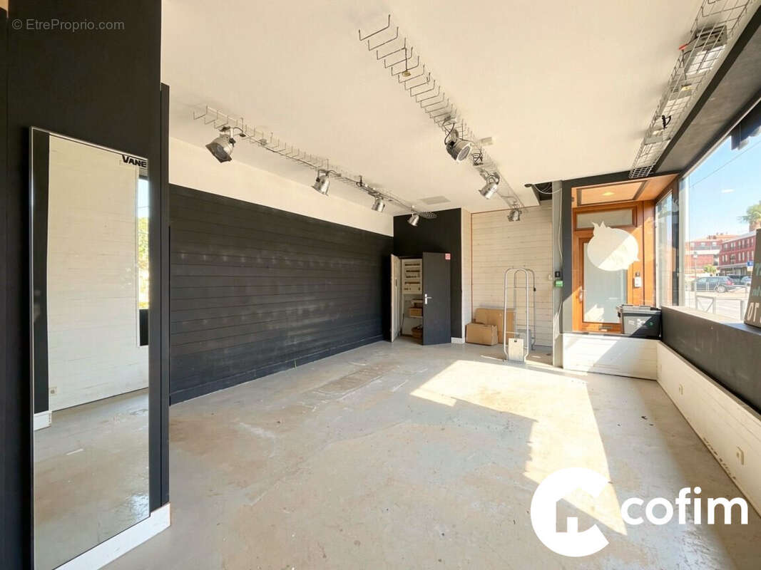 local commercial RDC  - Appartement à TARBES