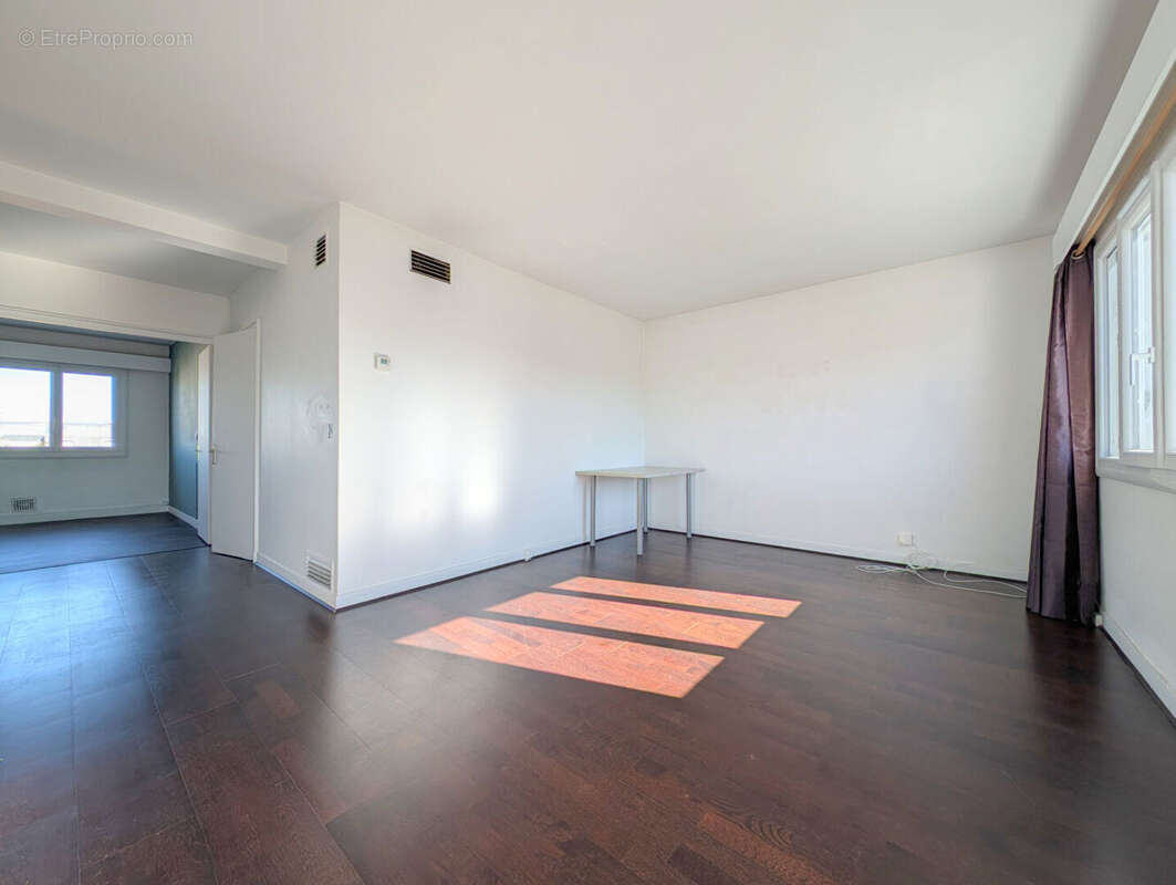 Appartement à LA GARENNE-COLOMBES