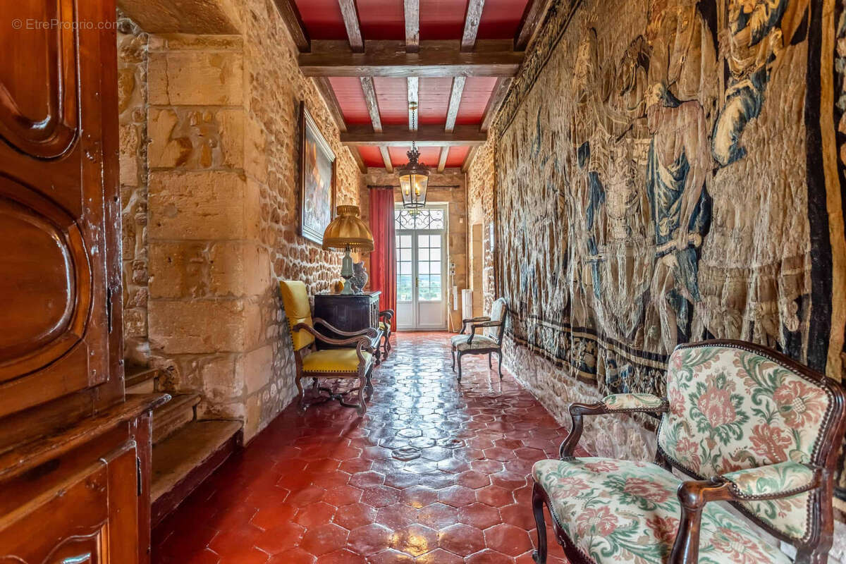 Chateau estate - photo 22