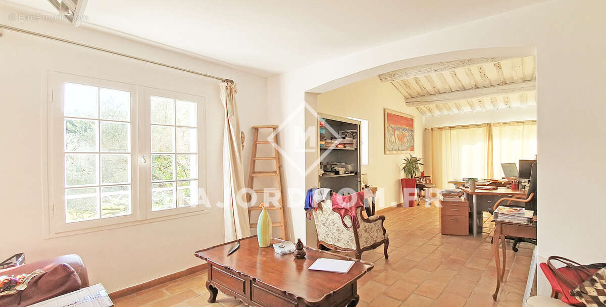 Maison à LE CASTELLET