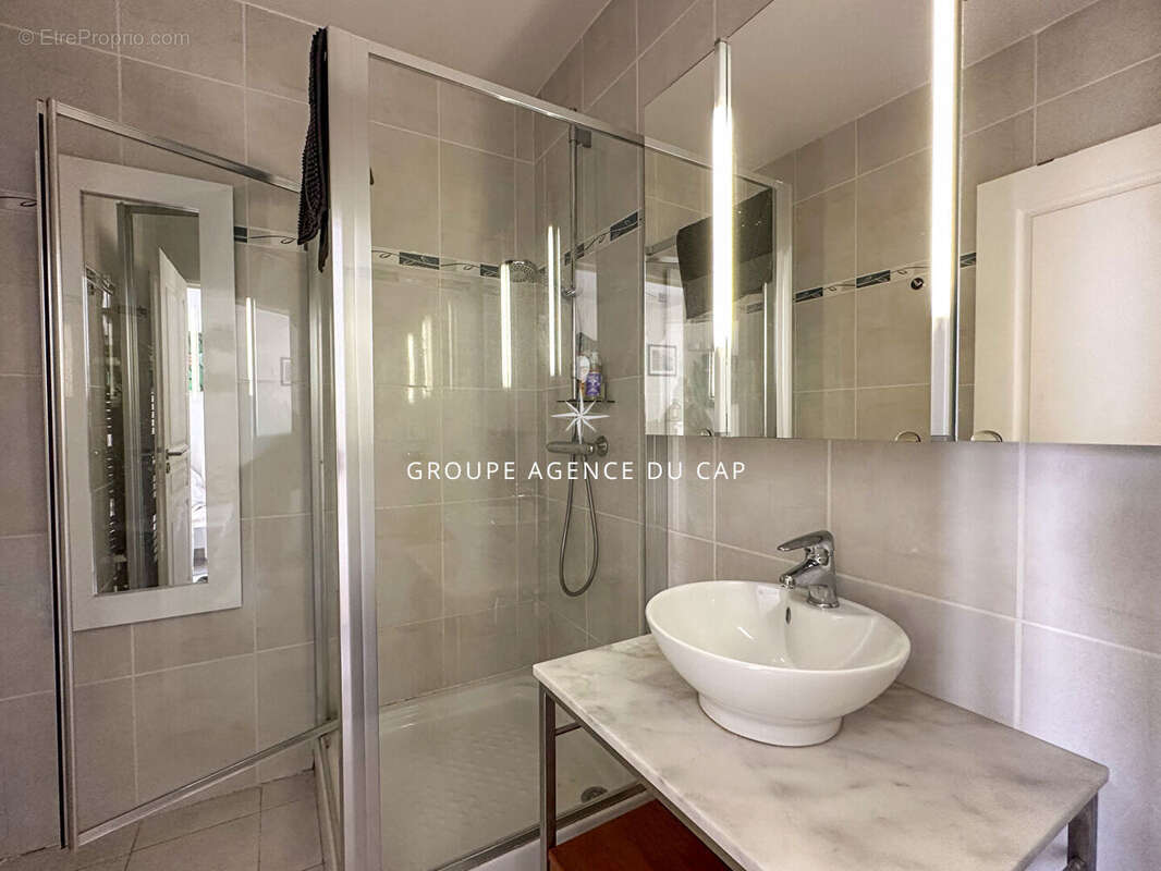 Appartement à LES ISSAMBRES