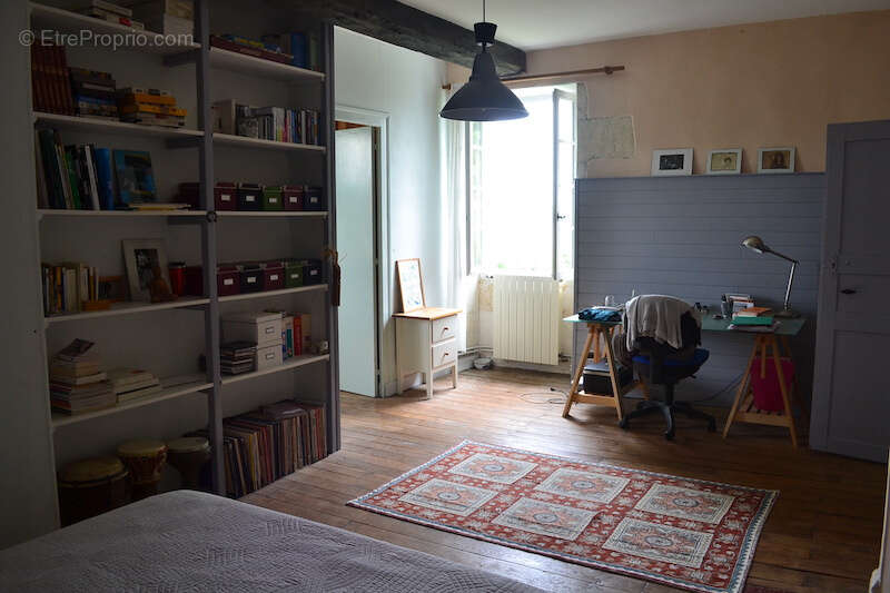 Maison à SALLES-LAVALETTE