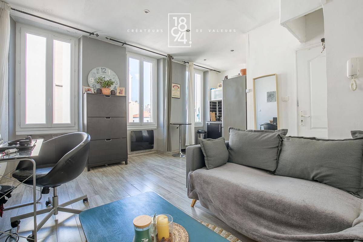 Appartement à MARSEILLE-5E