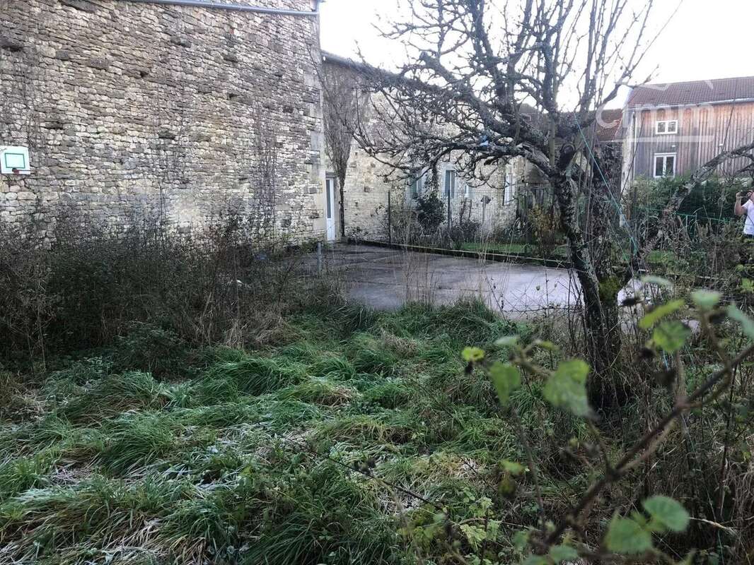 A VENDRE Maison de ville à rénover - photo 13