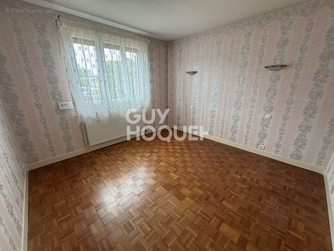 Maison La Celle Sous Chantemerle 5 pièce(s) 82 m2 - photo 5