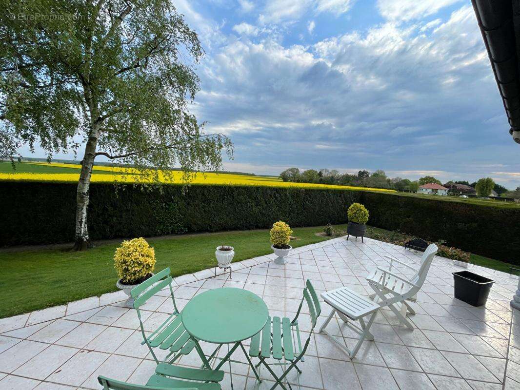 Maison à FAVEROLLES