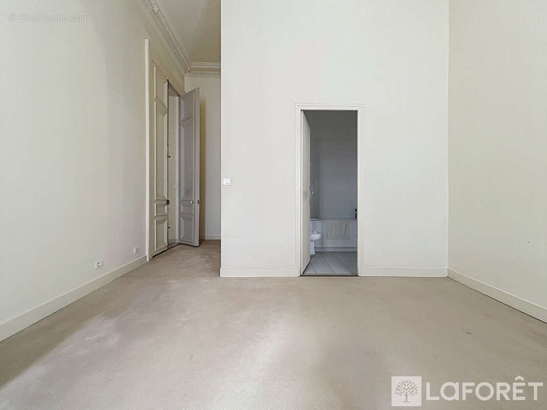 Appartement à PARIS-2E