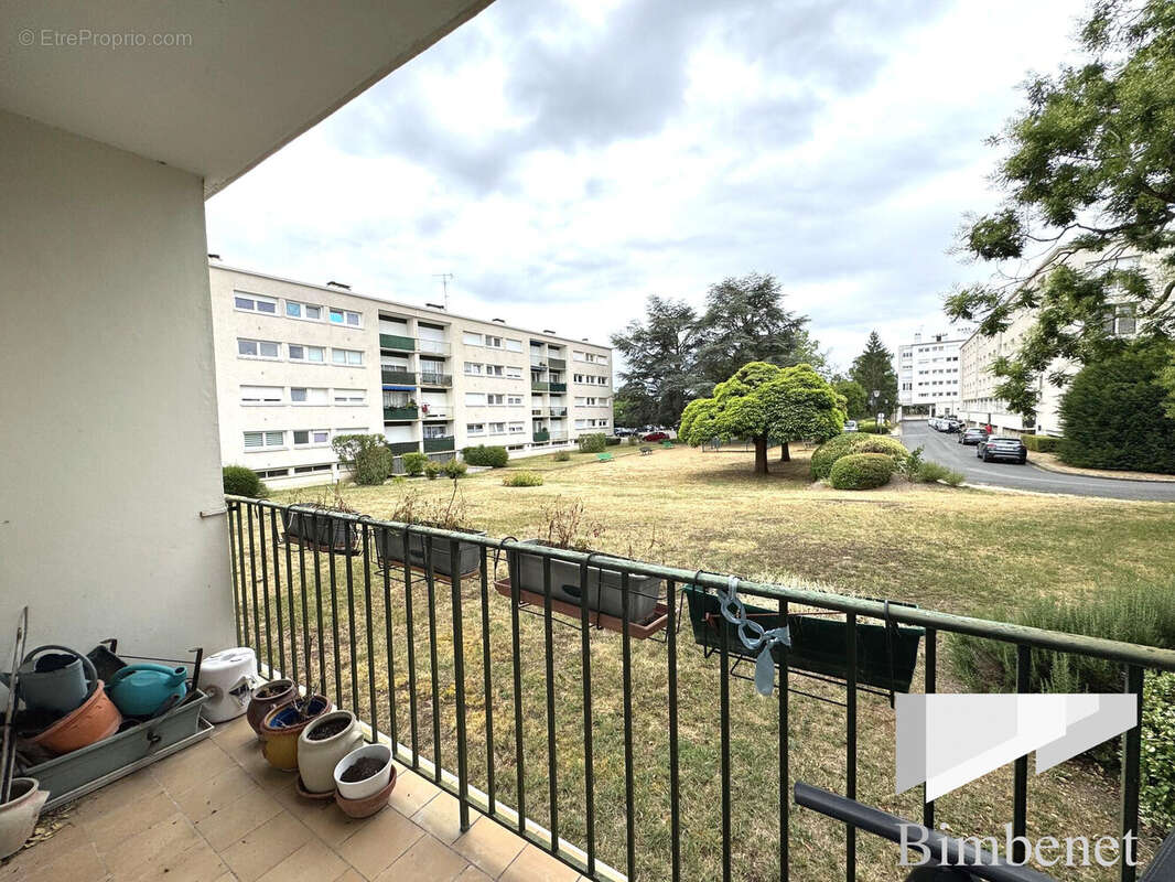 Appartement à SAINT-JEAN-DE-LA-RUELLE