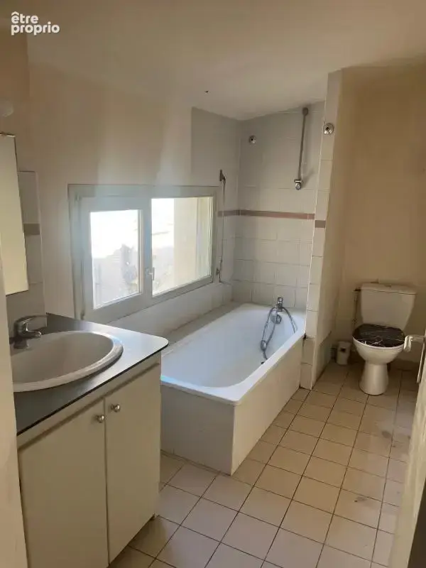 Appartement avec local professionnel et deux logements au cœur de Buis-les-Baronnies - photo 13
