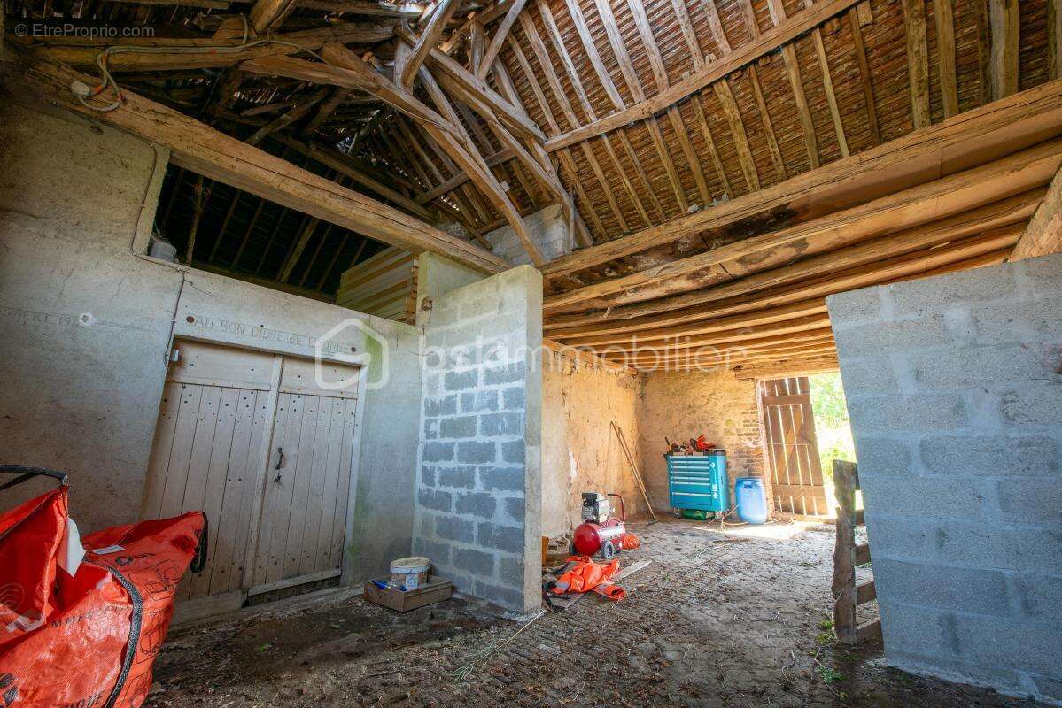 Très belle longère composée de ses 4 chambres et de sa dépendance ! - photo 12