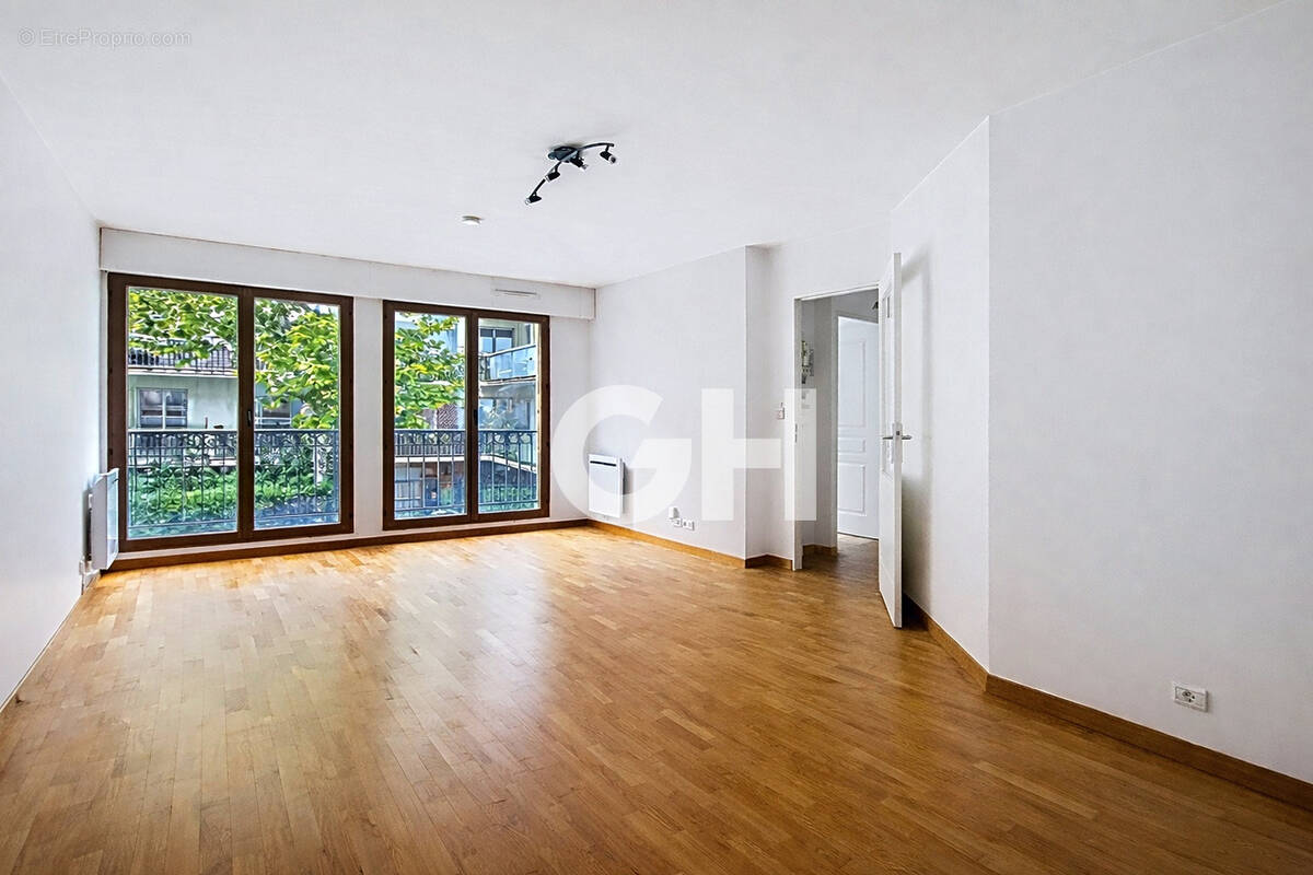 Appartement à PARIS-20E
