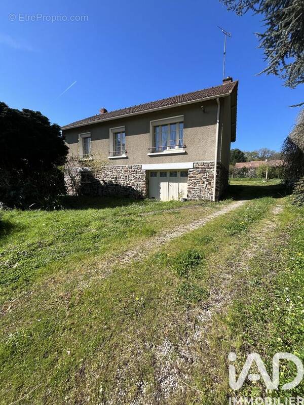 Photo 1 - Maison à LA TRIMOUILLE