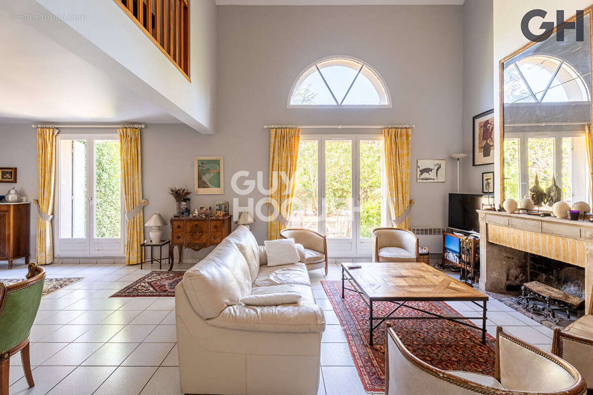 Maison familiale avec sous-sol de 7 pieces (173 m²) à soisy-sur-seine - photo 4