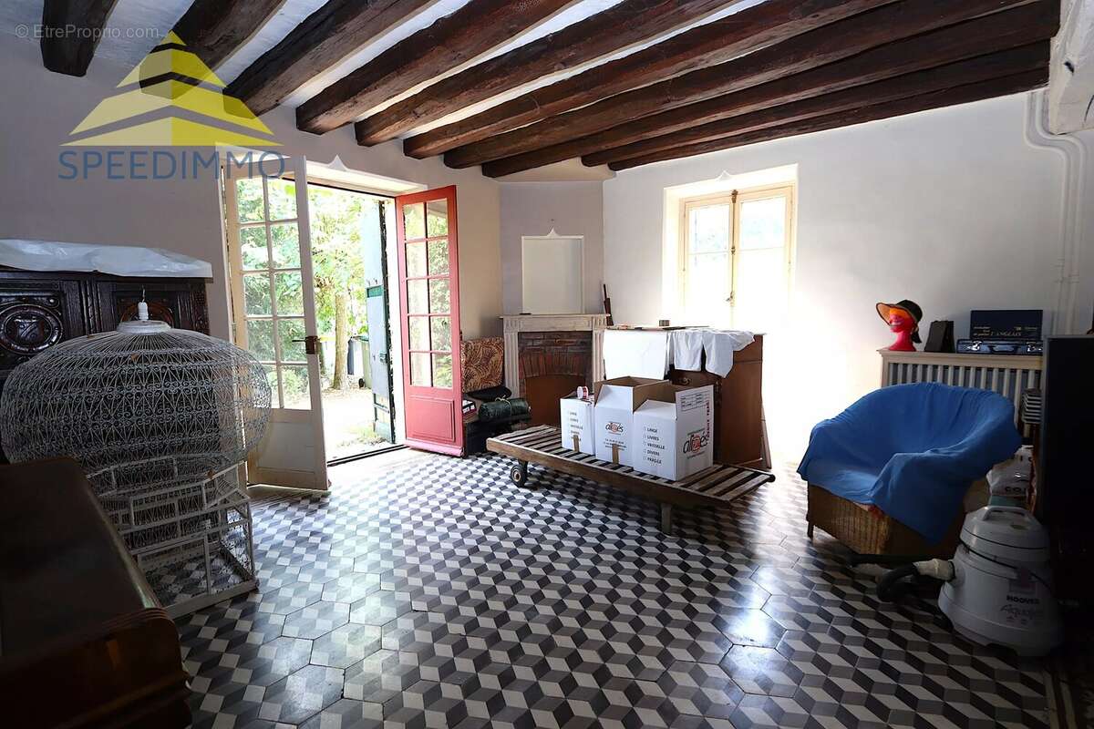 Maison 146 m² à Varennes-Jarcy  - photo 7