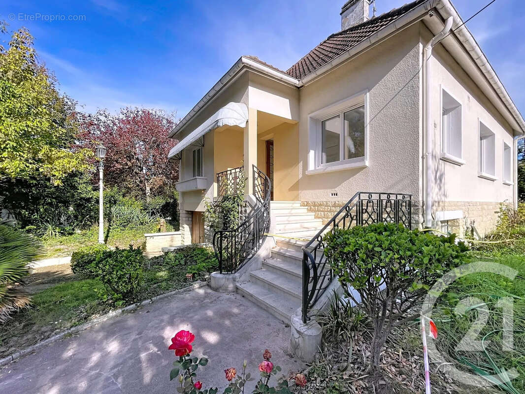 Maison à SAINT-ANDRE-LES-VERGERS