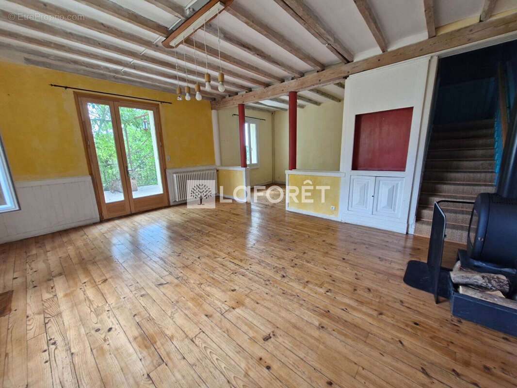 Maison à CAHUZAC-SUR-VERE
