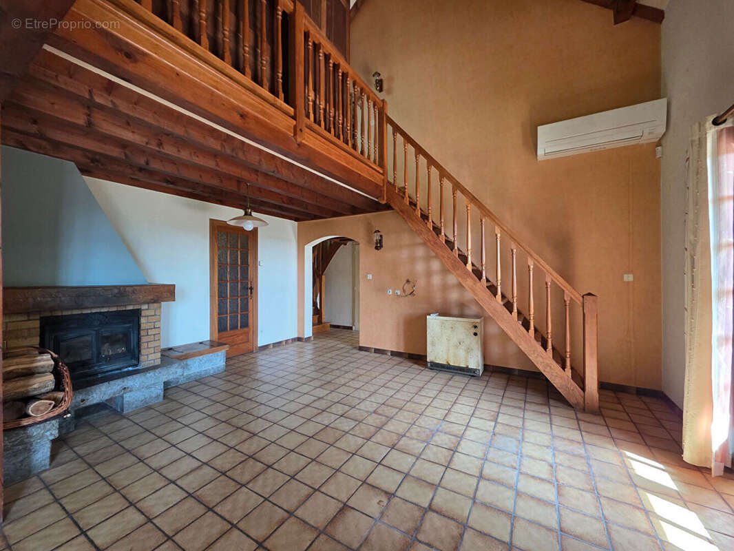 Maison à SAINT-GENIX-SUR-GUIERS