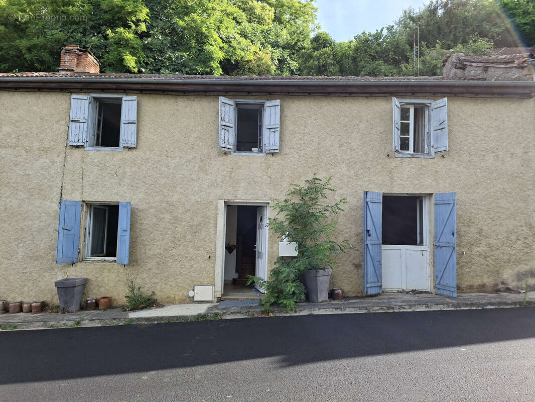Maison à MONTESQUIOU