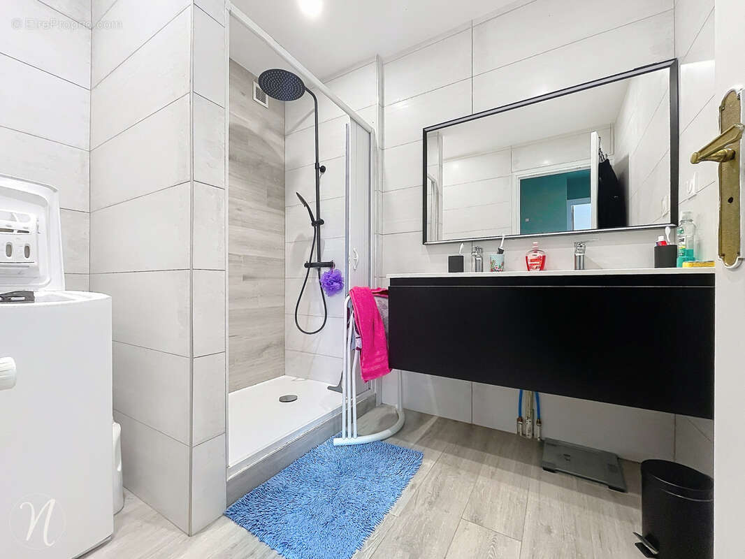 Appartement à SAINT-GENIS-LAVAL