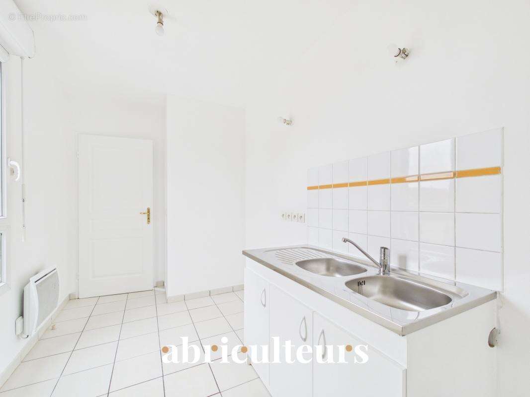 Appartement T3 de 73 m² exposé plein Sud avec vue sur le bassin et le pigeonnier – Résidence de standing à Survilliers - photo 7