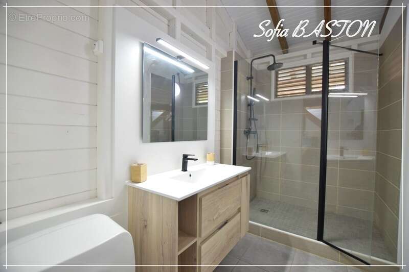 Maison à LES TROIS-ILETS