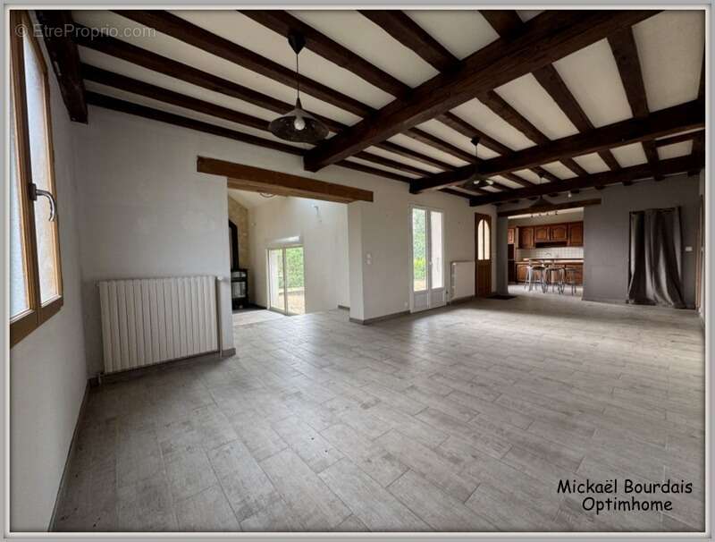 Maison à CHANNAY-SUR-LATHAN
