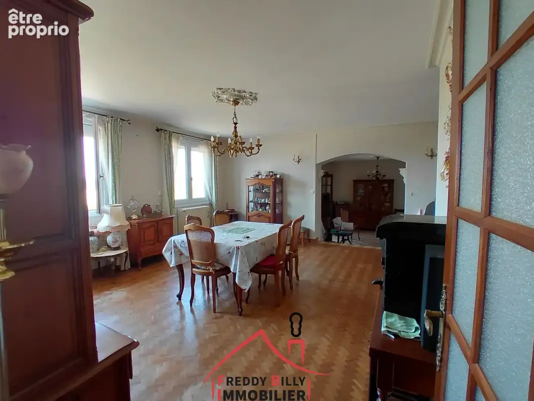 Maison 6 pièces 123 m² · à Thouars · 123,3 m² · 127 000 €