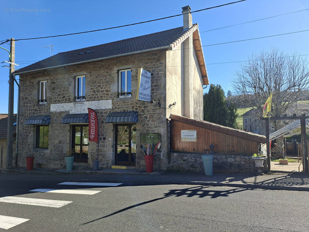 Commerce à SAINT-GERMAIN-L'HERM