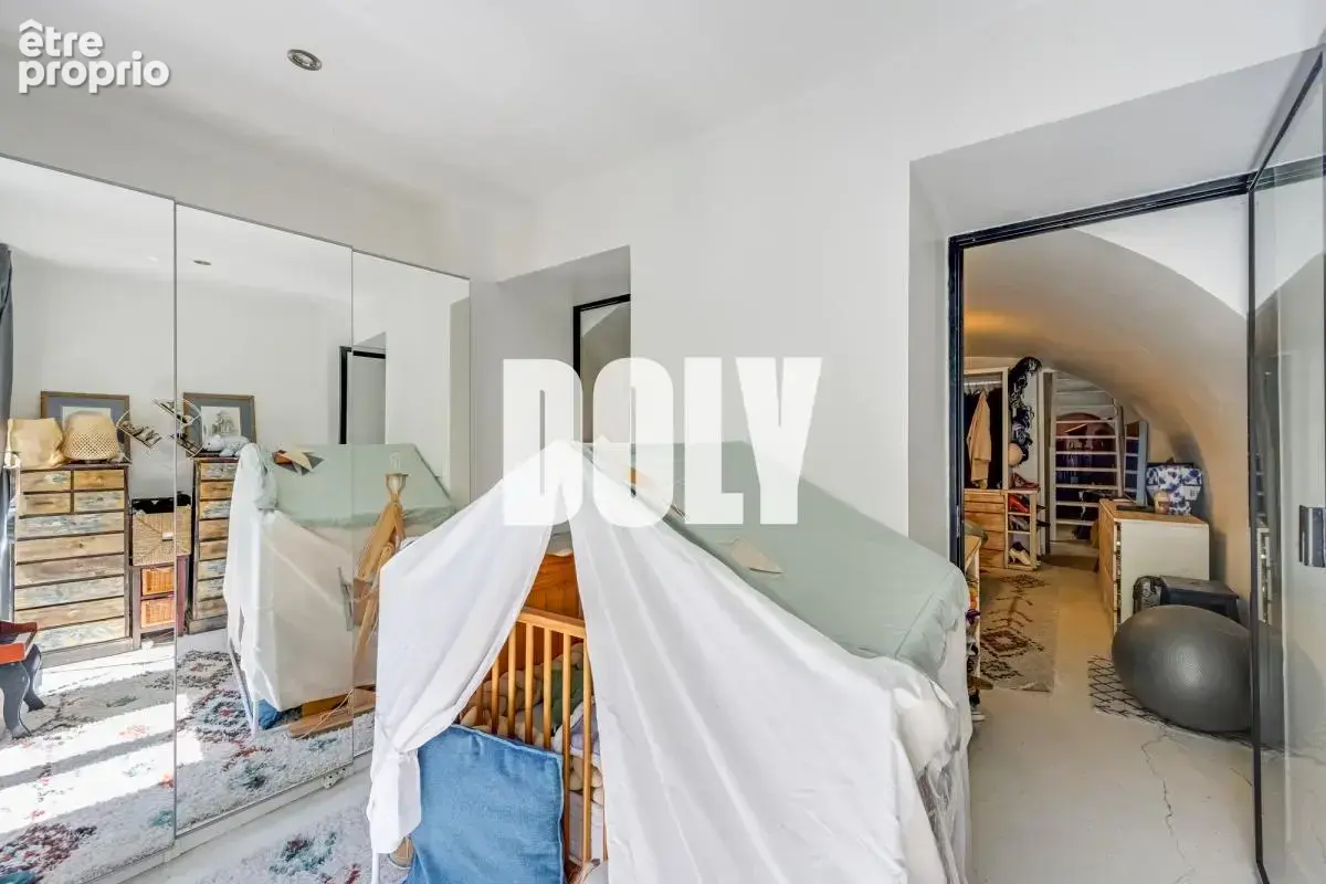 Doly - Duplex avec Jardin, un Ecrin de verdure au Coeur des Abbesses ! - photo 11