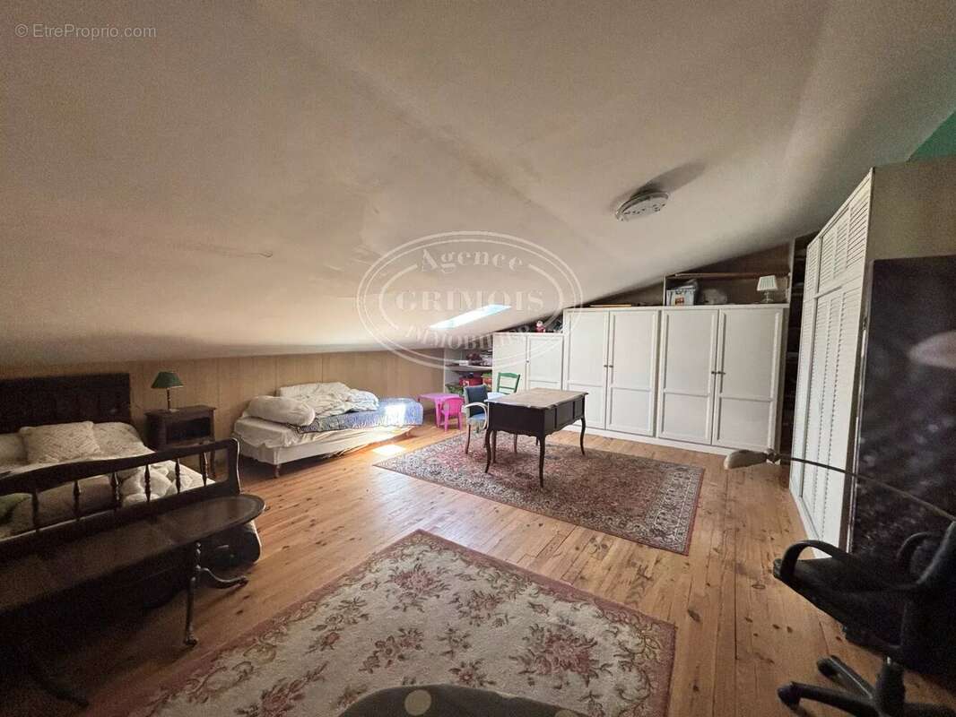 PUICHERIC - Maison de 195 m² env./ TERRAIN de 1411 m² - photo 9