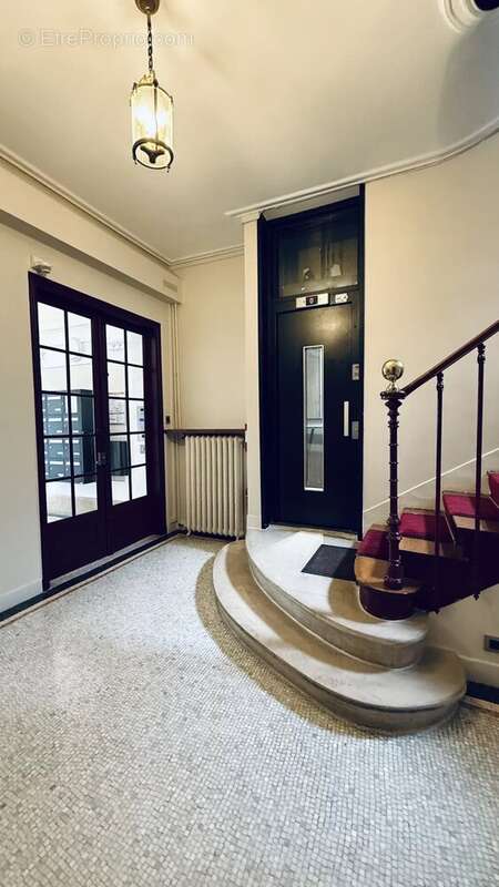 Studio 19m2 parfait état - photo 9