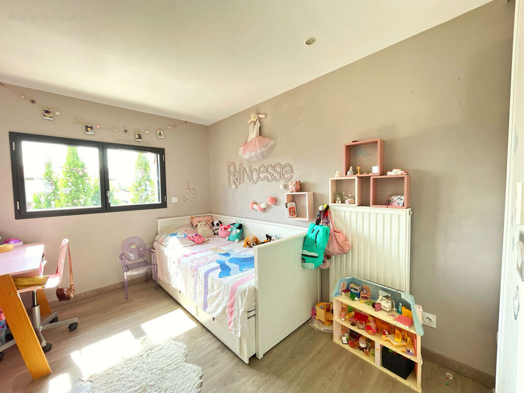 Villa contemporaine d'exception à deux pas du cœur de Vourles - photo 16