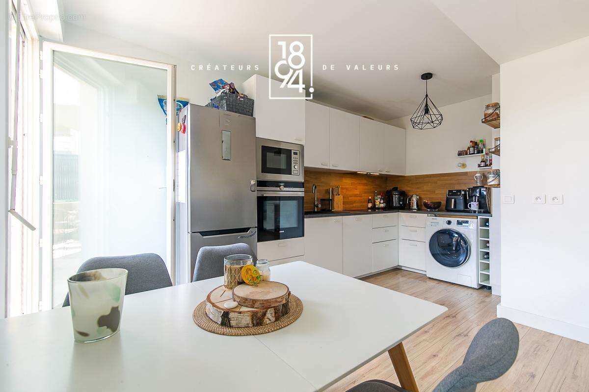 Appartement à PELISSANNE