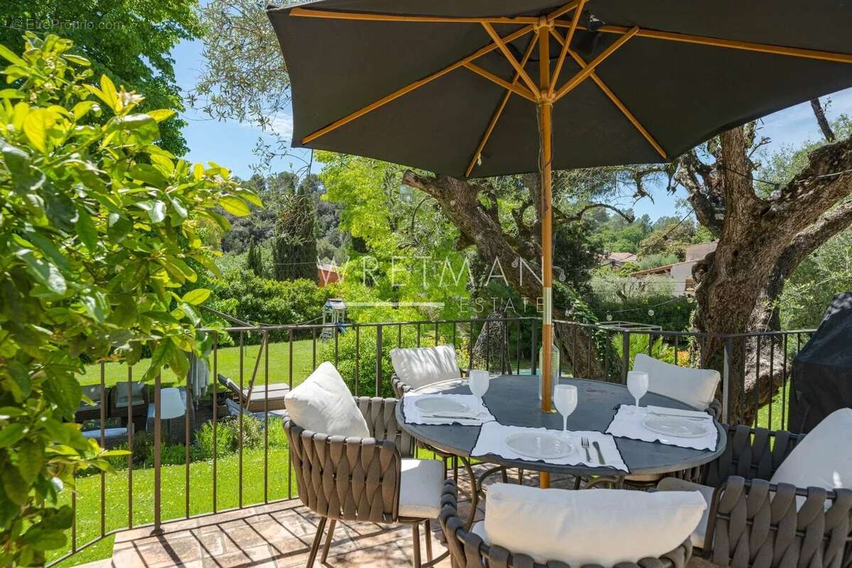 Maison à VALBONNE