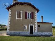 Maison à SERRES-SAINTE-MARIE