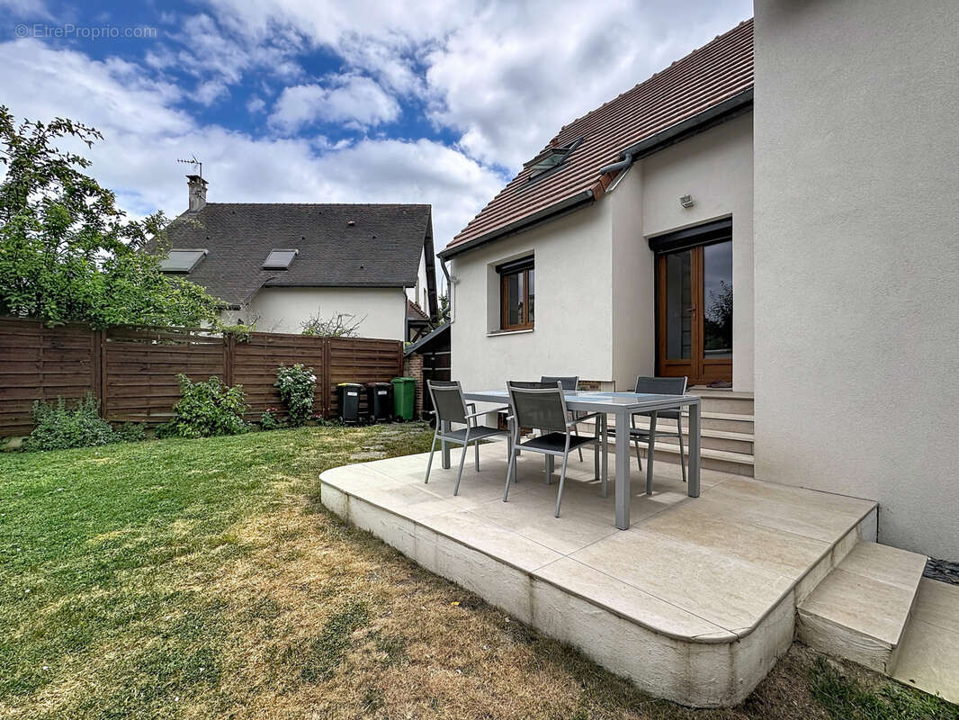 Maison à SAVIGNY-SUR-ORGE