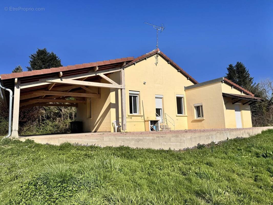 Maison à FRONTENAUD