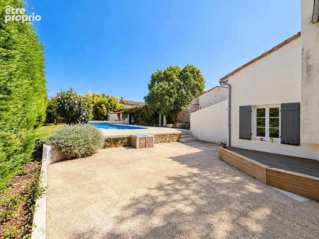 Maison de caractère - 267 m², 6 chambres, piscine chauffée et jardin sans vis-à-vis - photo 12