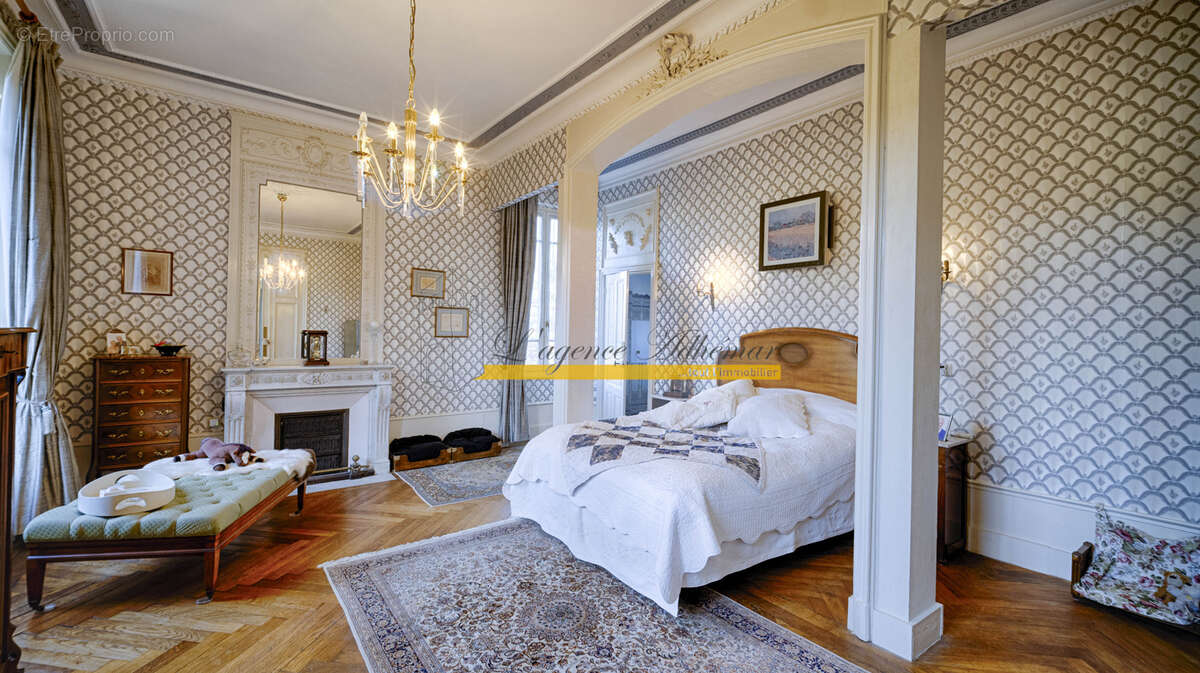Maison à MONTELIMAR