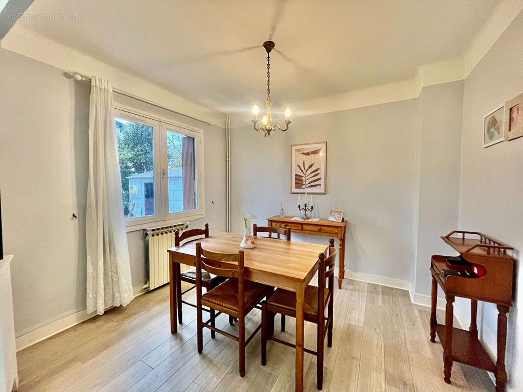 Maison à SAINTE-LIVRADE-SUR-LOT