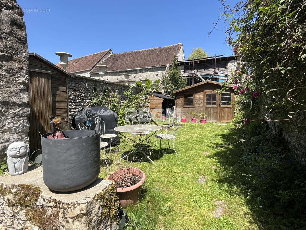 Maison à LA CHAPELLE-LA-REINE