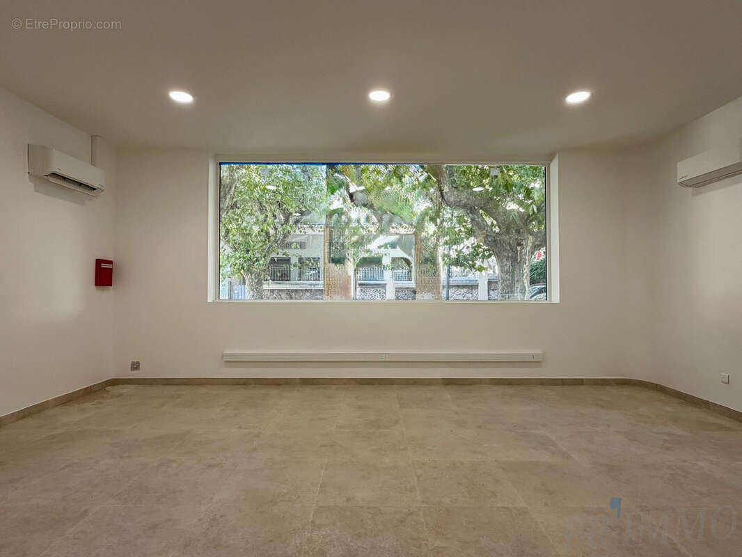 À vendre   local commercial 78 m2 rénové   centre-ville saint-raphaël - photo 8