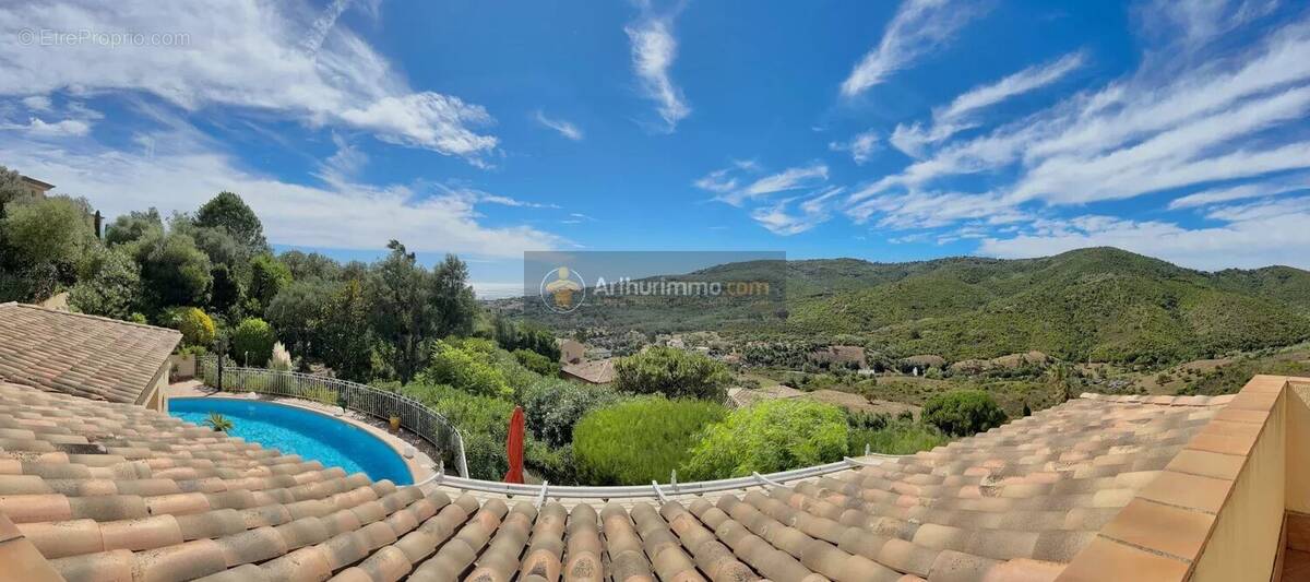 Maison à LES ISSAMBRES