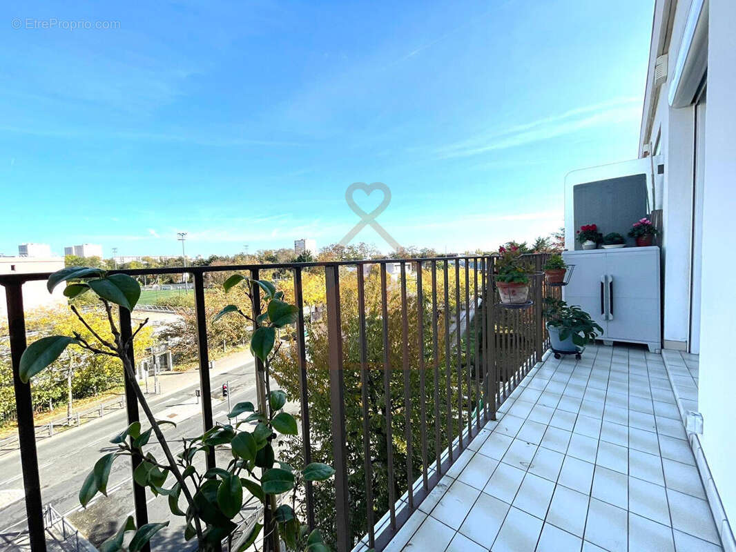 Appartement à L&#039;HAY-LES-ROSES