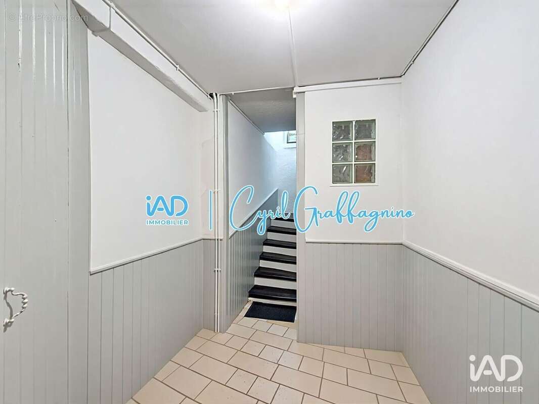 Photo 7 - Appartement à VILLENEUVE-LA-GUYARD