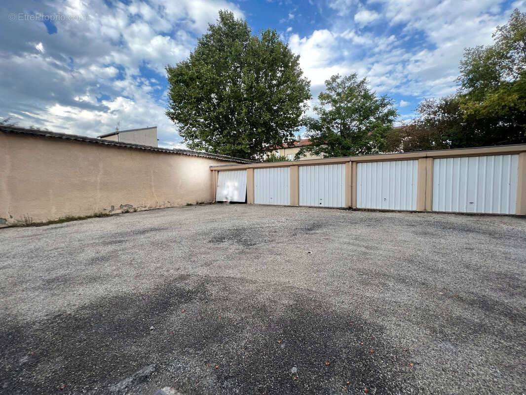 Appartement à PIERRE-BENITE