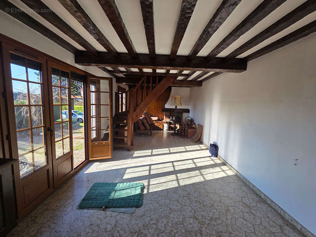 Maison à ILLEVILLE-SUR-MONTFORT