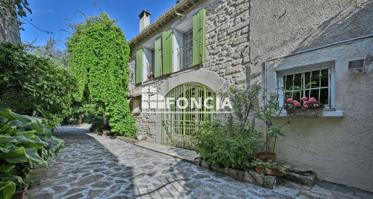 LUNEL-VIEL: Coup de coeur pour cette charmante maison de 150 m2 sur terrain de 813 m2 à 20 min des plages! - photo 2