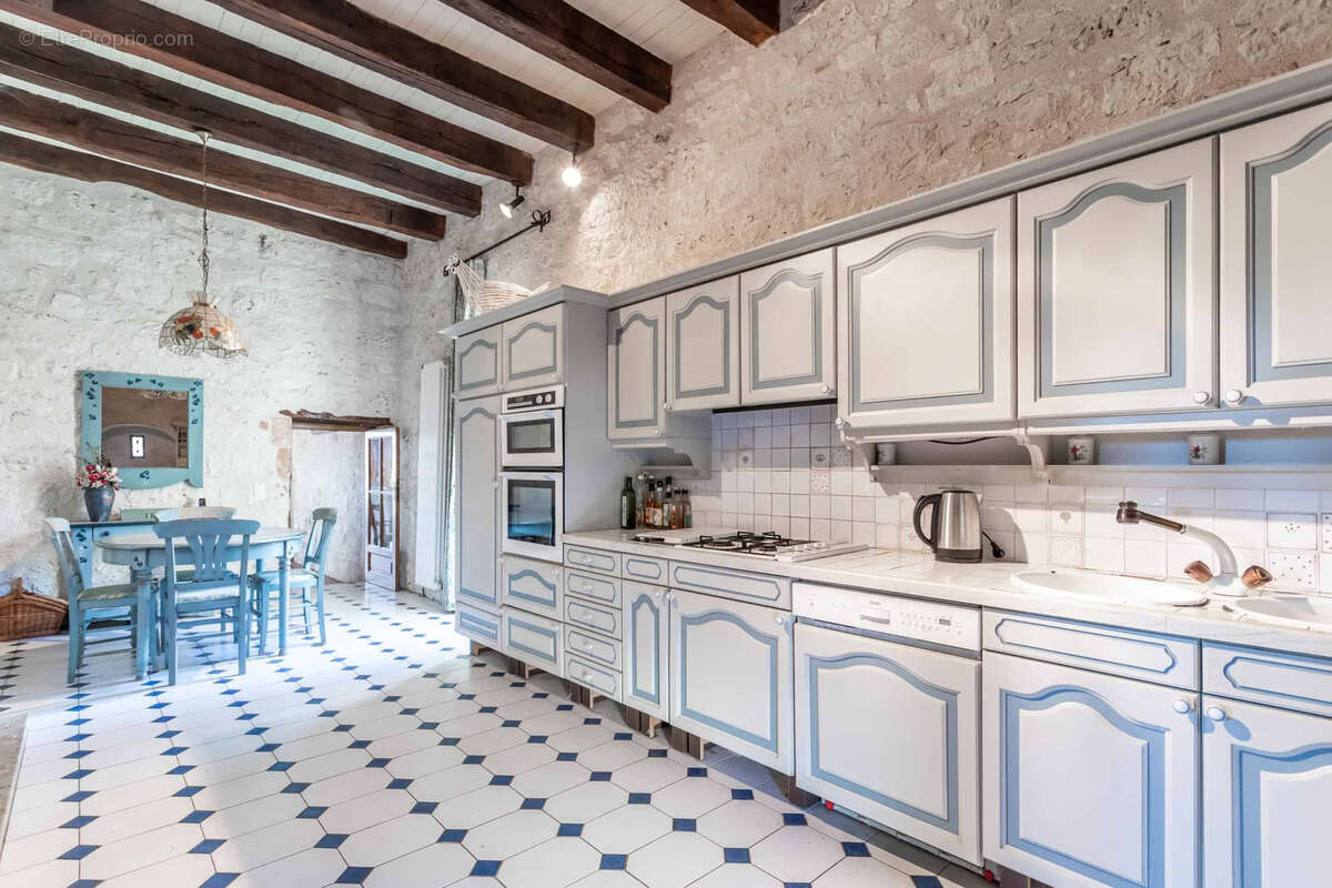 Chateau Estate - photo 11