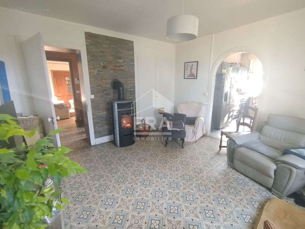 Maison à SAINT-LOUP-SUR-SEMOUSE